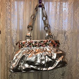 THE FIND(NWOT)-PRETTY SILVER LEATHER W/SHELL TRIM